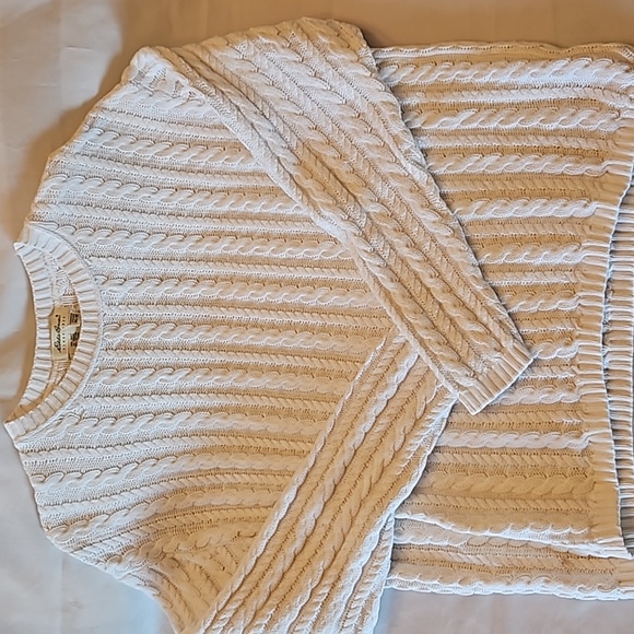 3 Sweaters - Picture 7 of 7